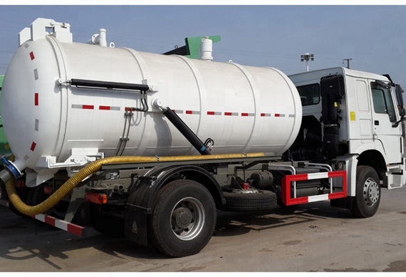 Sinotruk Howo 4x2 vacuum suction sewage truck with 10cbm capacity