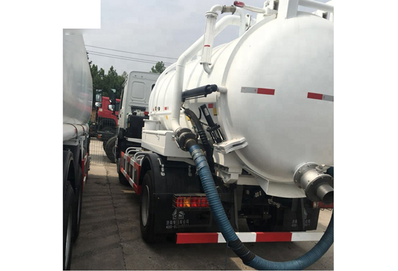 China Sinotruk 6x4 vacuum pump sewage suction tanker truck