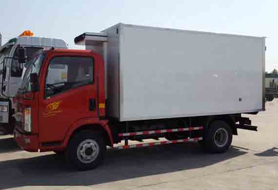 HOWO vegetable transport truck/refrigerated vehicle/refrigerated transport vehicle