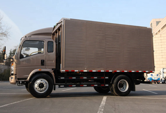 China Factory Price HOWO 3t 4t 5tons Light Transport Delivery Van Cargo Truck