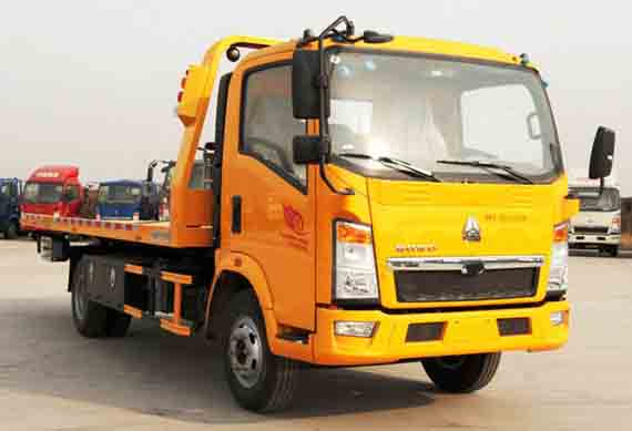 SINOTRUK HOWO 4X2 flatbed tow truck 5t wrecker truck 8t rescue truck