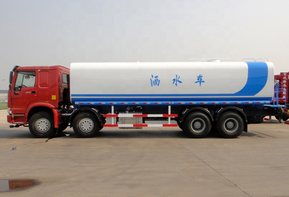 Sinotruk 8x4 6x4 Howo 5000 lieters fuel tanker truck specifications