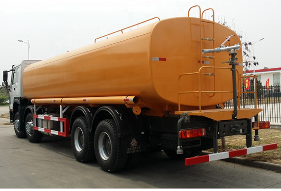 Sinotruk 8x4 howo water fuel tanker truck capacity for sale