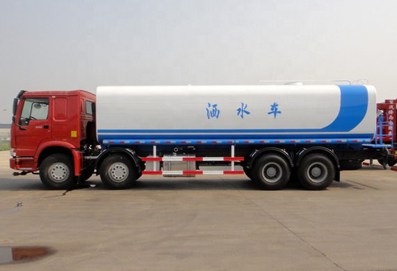 Sinotruk 8x4 howo water fuel tanker truck capacity for sale