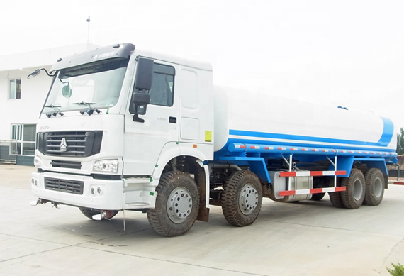 Howo 8X4 30000liers Road Sprinkler fuel water tanker transport truck