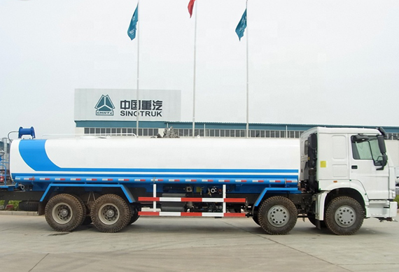 Howo 8X4 30000liers Road Sprinkler fuel water tanker transport truck