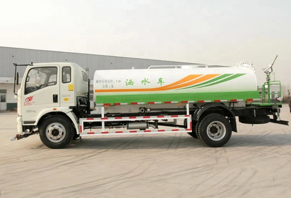 SINOTRUK HOWO 4x2 10000 Liters Capacity Water Tank Truck