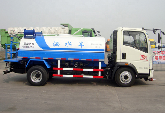 SINOTRUK HOWO 4x2 10000 Liters Capacity Water Tank Truck
