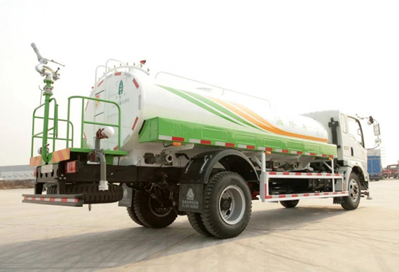 SINOTRUK 6 wheeler 5000 10000 liters howo water tank truck price