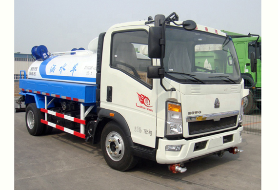 SINOTRUK 6 wheeler 5000 10000 liters howo water tank truck price