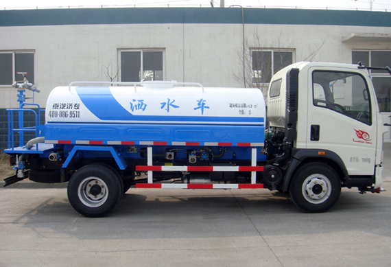 New Style Low Price Sinotruk howo truck light duty water tanker 4x2 for sale