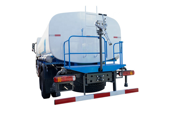 Sinotruk Steyr 4X2 steel pressure water tank 18000L to 26000l for sale