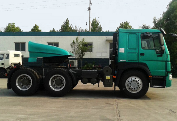 Sinotruk Tractor Truck 375hp 10 wheel 6x4 Drive Low Weight wheel trailer head cheap price for sale