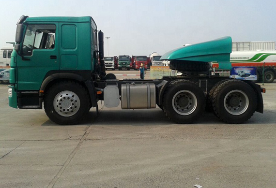 Sinotruk Tractor Truck 375hp 10 wheel 6x4 Drive Low Weight wheel trailer head cheap price for sale