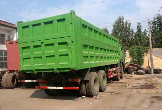 The widely sinotruk Howo 6x4 heavy duty used tipper dump truck for sale