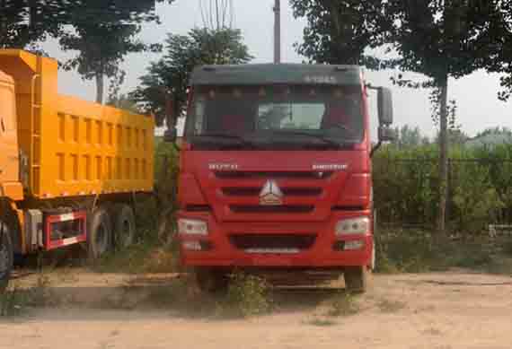 Cheap Price Howo 375HP 6x4 10 Wheeler Tractor Head Used Truck For Sale