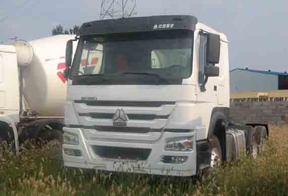 Used HOWO Tractor Truck 371hp-420hp 2012-2016 years Units