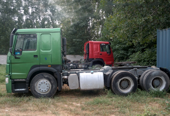 Used Sinotruk HOWO 371HP Euro 2 Tractor Head Trucks