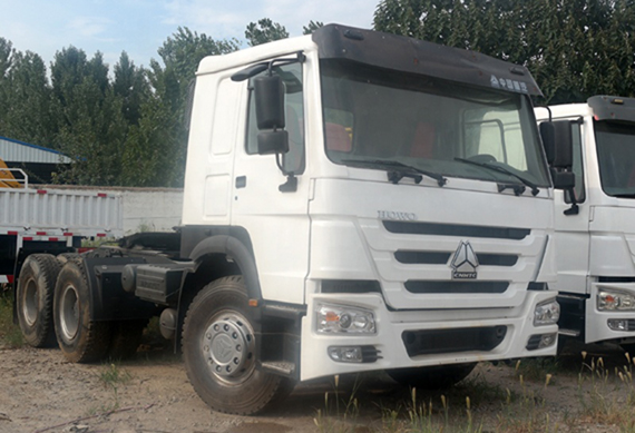 Good Condition 371HP Used Sinotruck HOWO Horse Tractor Truck 6X4 Tractor Head for African Market