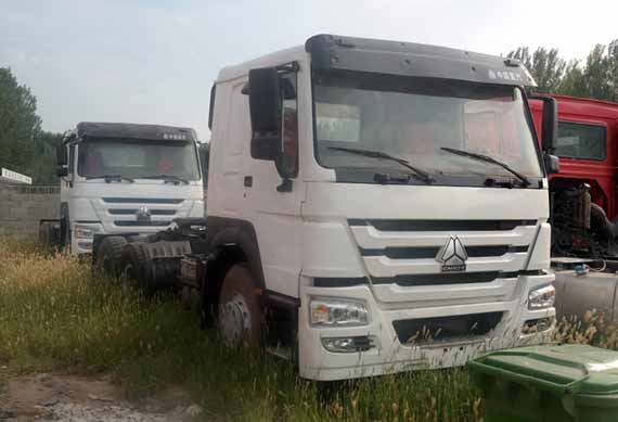 used SINOTRUK HOWO 371HP 6x4 long head tractor head truck with cheap price