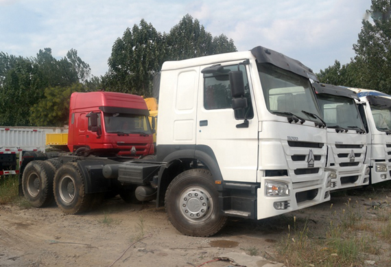 Used Tractor Truck Sinotruk 6X4 HOWO 371HP 420HP trailer head truck for Sale