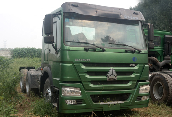 Good Condition Used Sinotruck HOWO10 Tires Tractor Head Truck with Good Condition