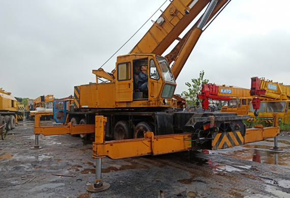 used origin japan crane used original kato NK500E-V 50T truck crane for sale in china