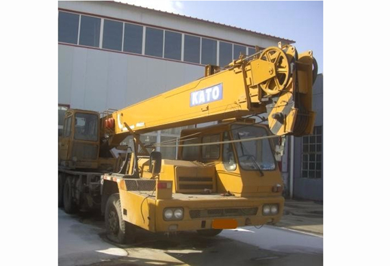 used original japan truck crane used kato truck crane NK200E 20t for sale in china